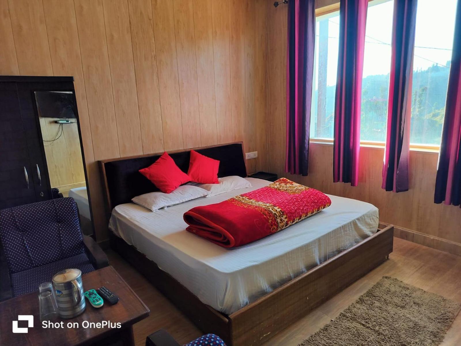 Silver Dew Resorts And Restaurant Dhanaulti Exterior photo