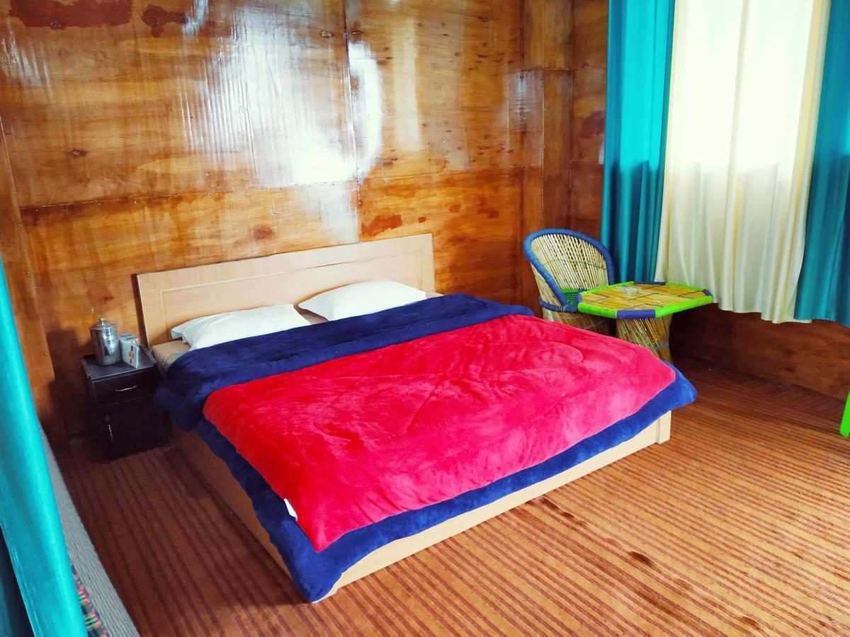 Silver Dew Resorts And Restaurant Dhanaulti Exterior photo