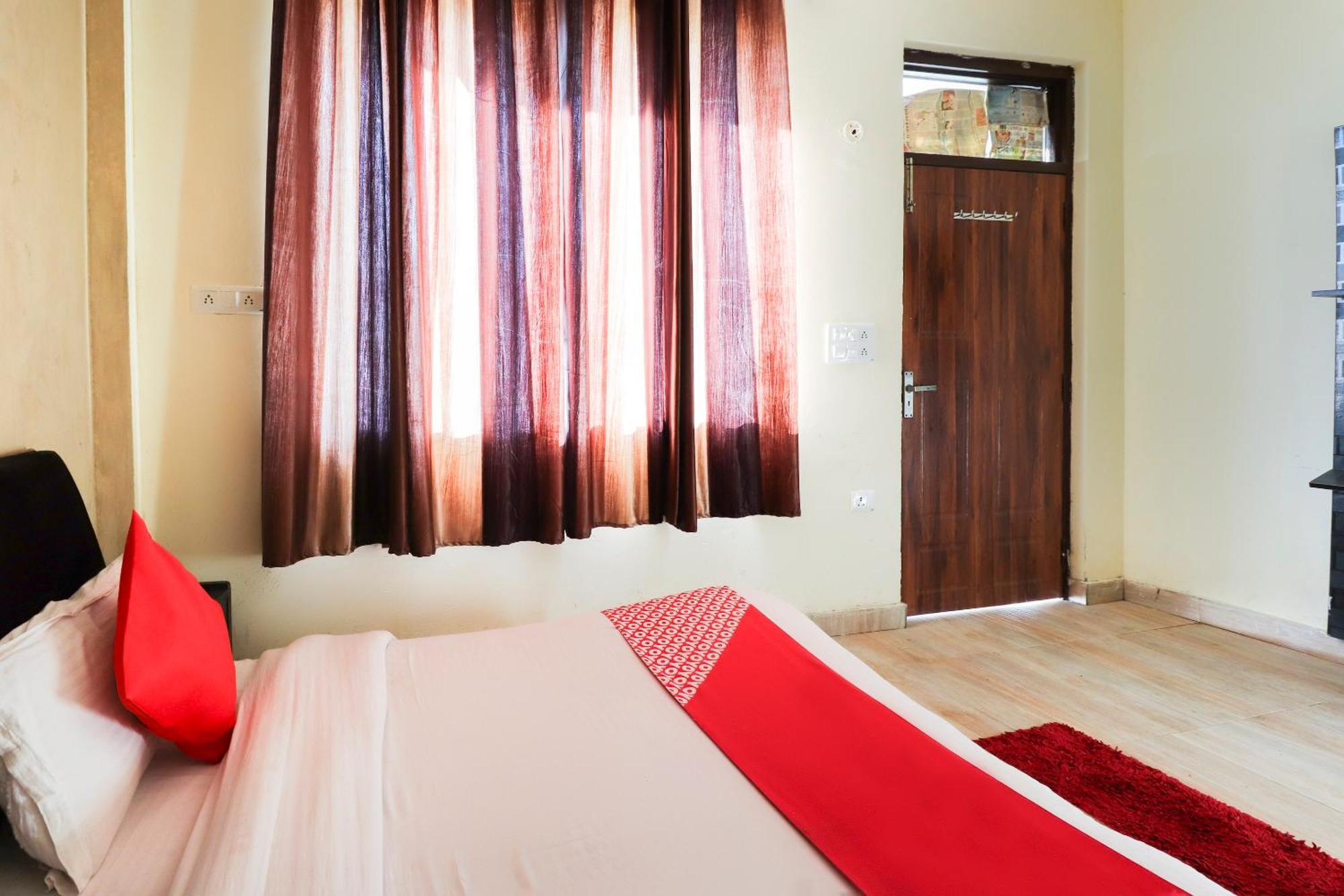 Silver Dew Resorts And Restaurant Dhanaulti Exterior photo